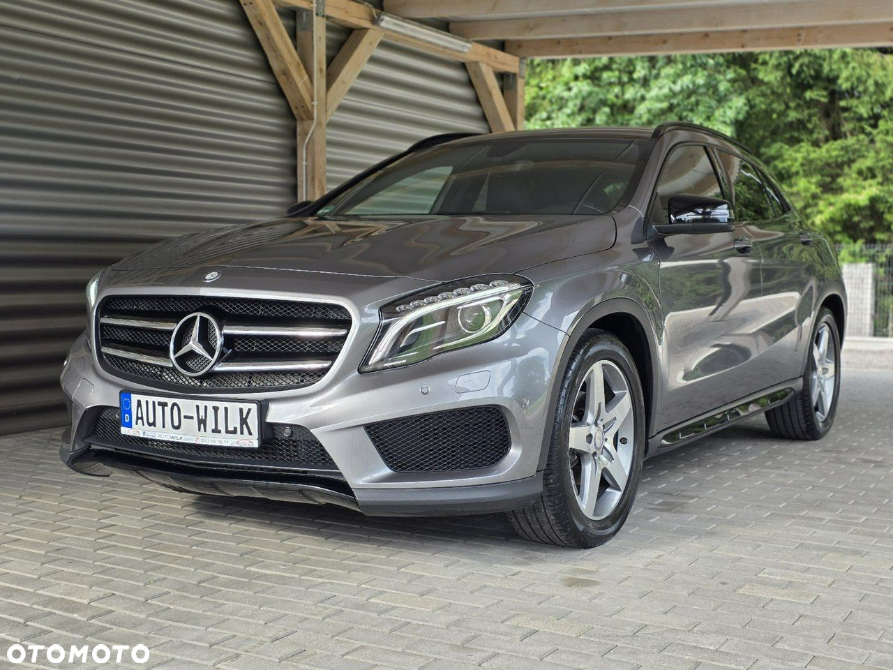 Mercedes-Benz GLA - 4