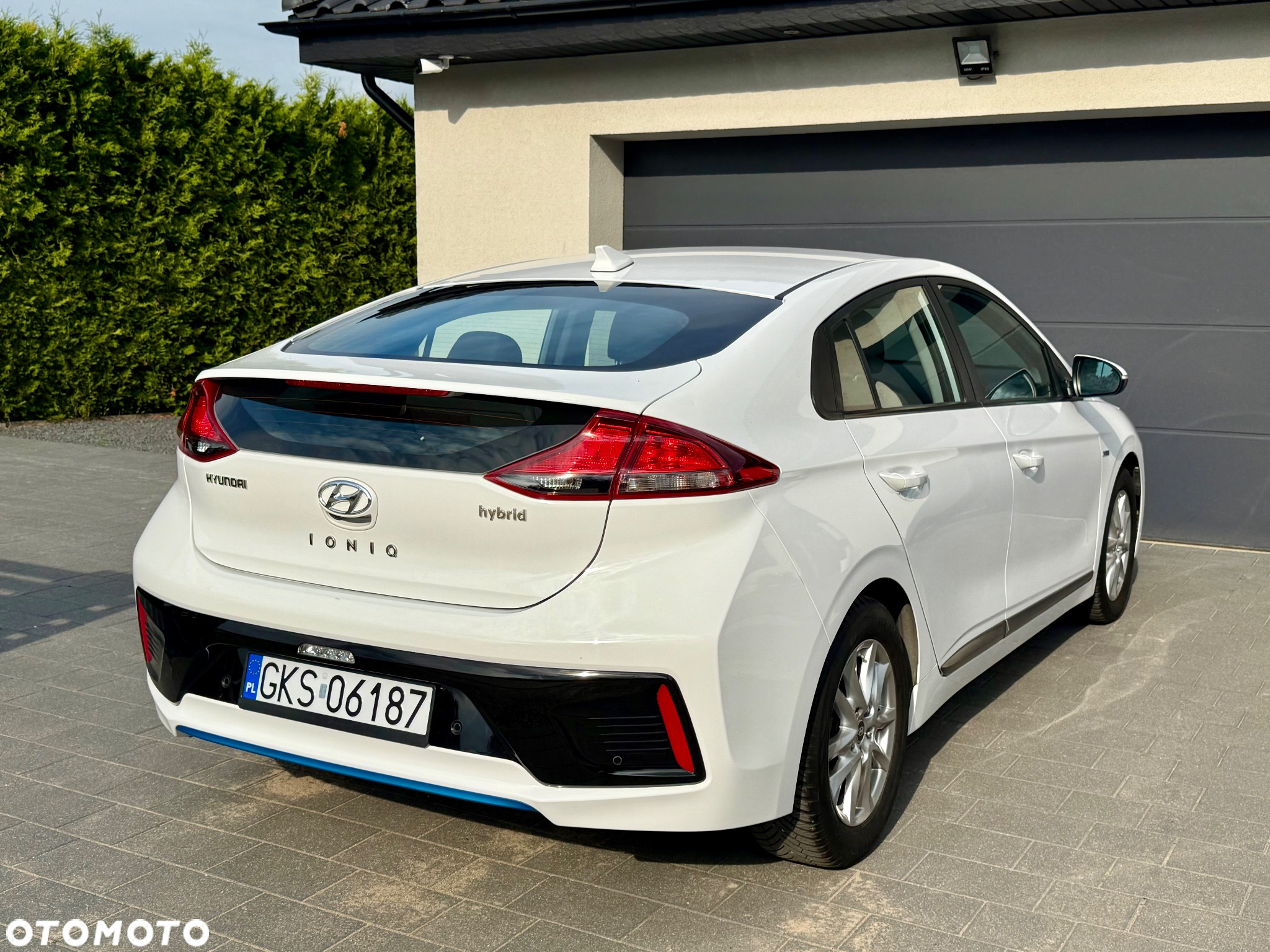 Hyundai IONIQ Hybrid 1.6 GDI Premium - 24