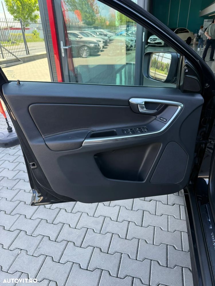 Volvo XC 60 D5 AWD Summum - 23