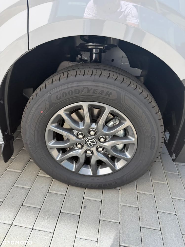 Volkswagen Transporter T7 - 18