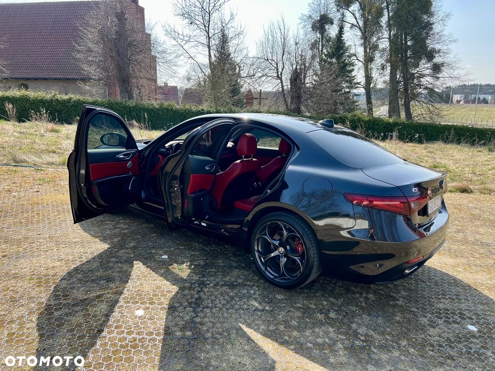 Alfa Romeo Giulia - 2