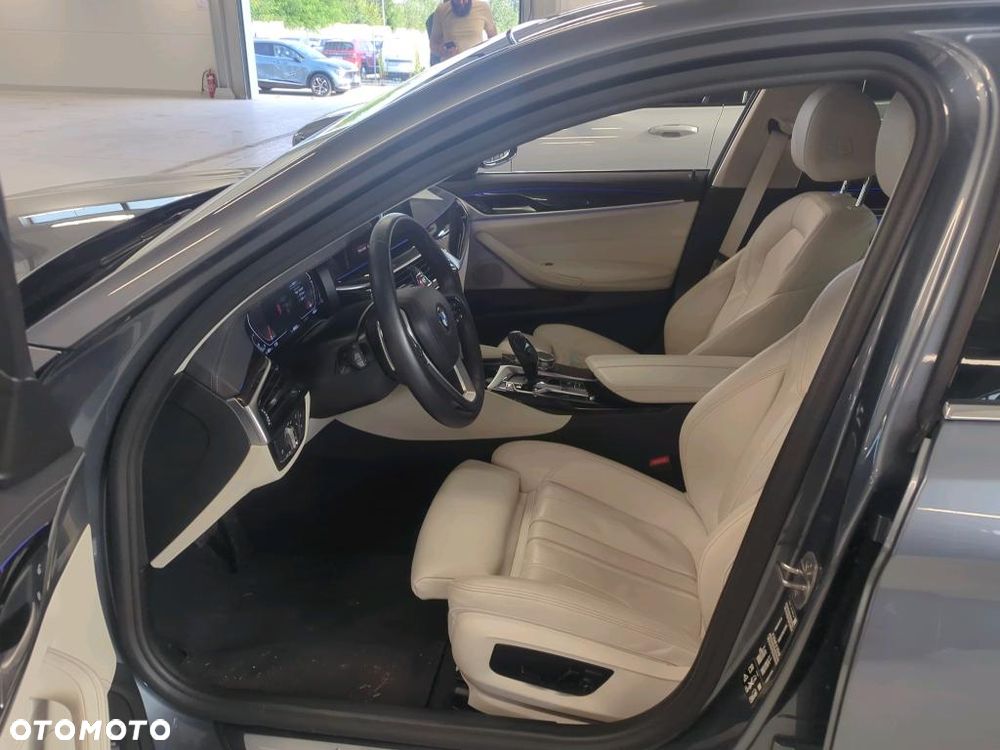 BMW Seria 5 520d xDrive mHEV Luxury Line sport - 6
