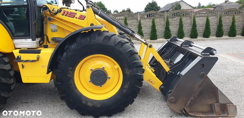 New Holland LB115B rok 2006 łyżka skarpowa hydr. + do kopania na dżojstikach - 25