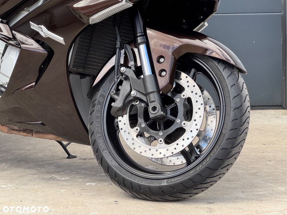 Yamaha FJR - 4