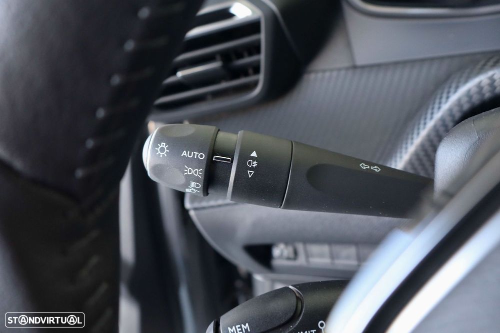 Peugeot e-2008 50 kWh GT - 31