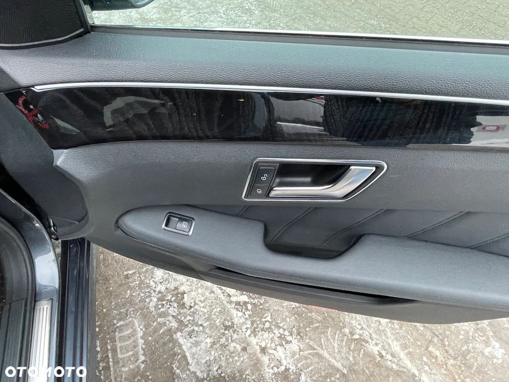 Mercedes-Benz Klasa E 200 CGI BlueEFFICIENCY Automatik Avantgarde - 25