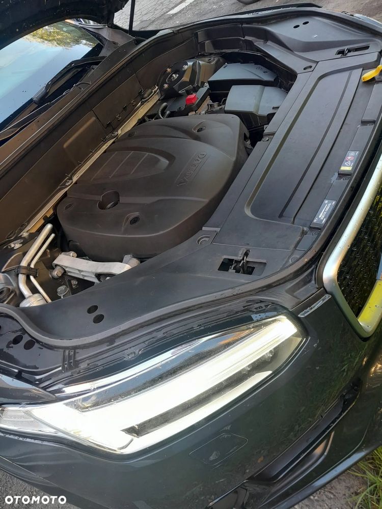 Volvo XC 90 - 9