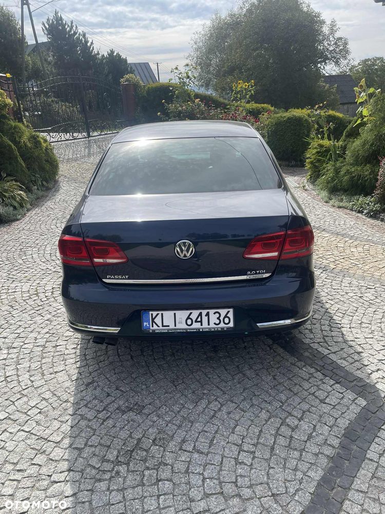 Volkswagen Passat 2.0 TDI Comfortline - 8