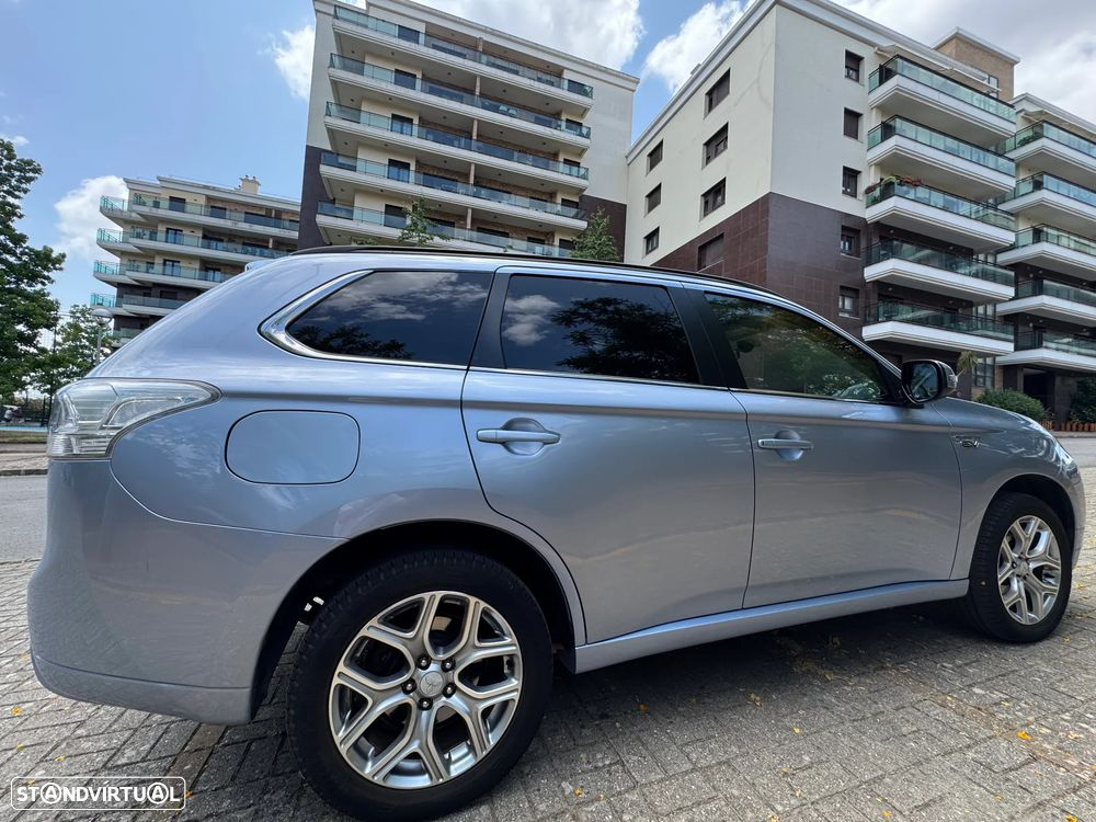 Mitsubishi Outlander 2.0 PHEV Instyle Navi - 5
