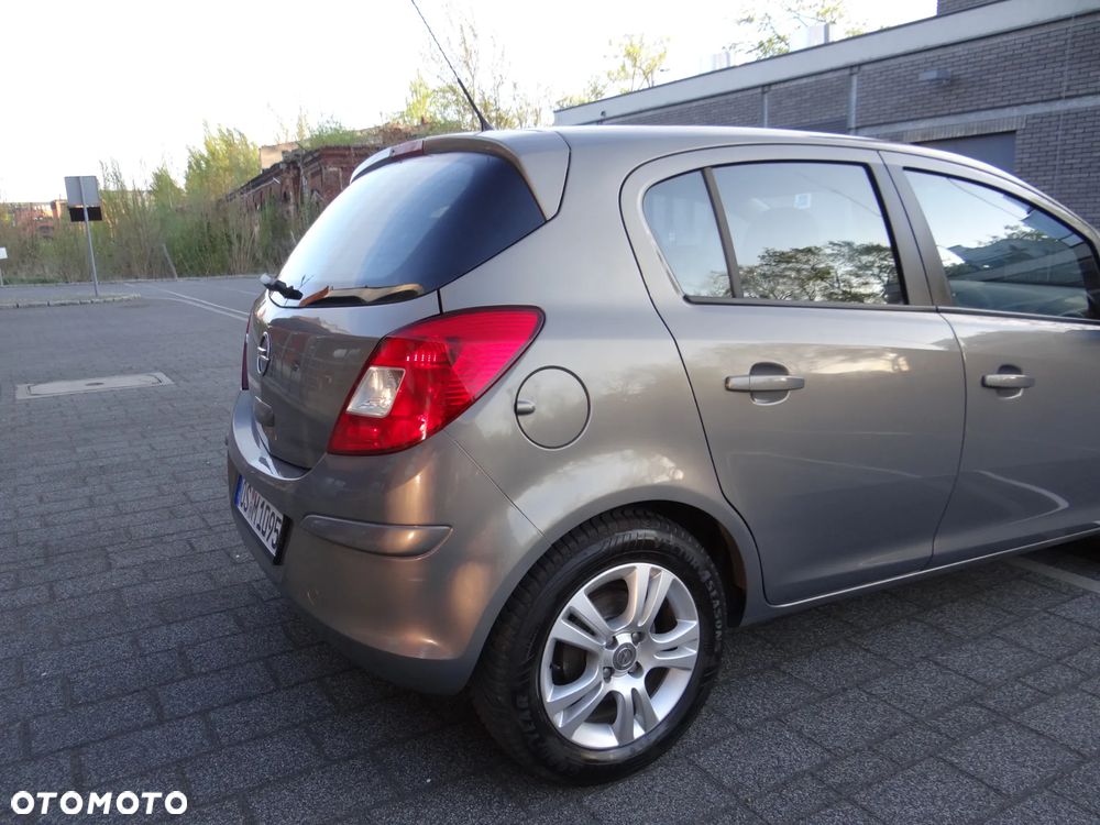 Opel Corsa 1.2 16V Enjoy - 12