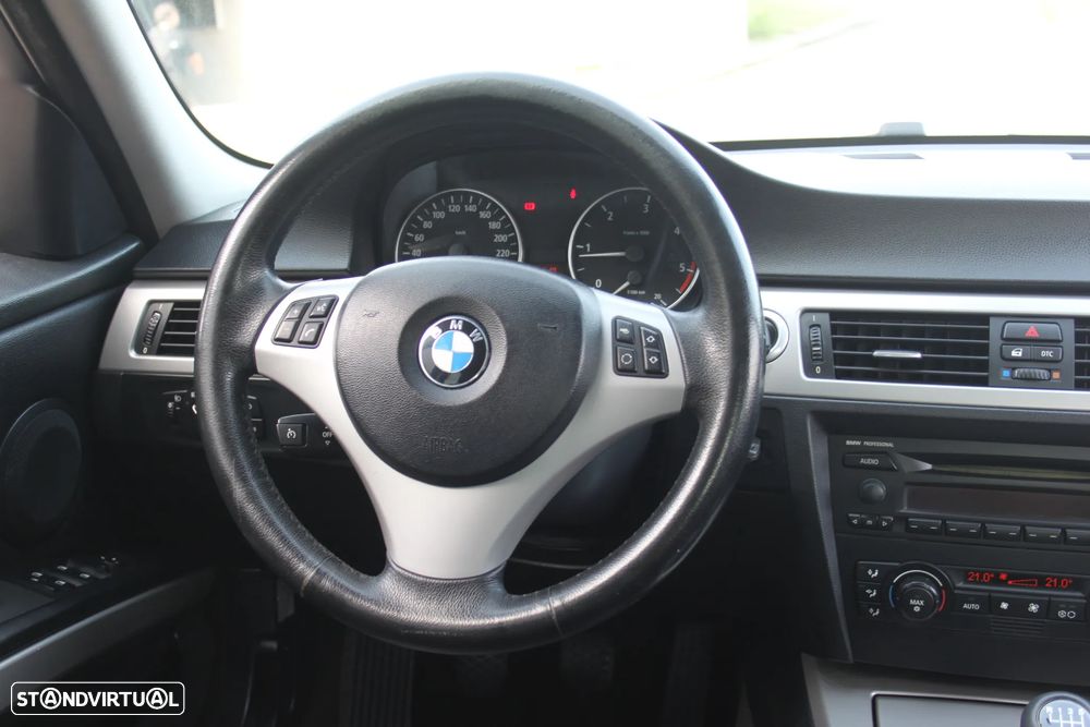 BMW 320 d Exclusive - 14