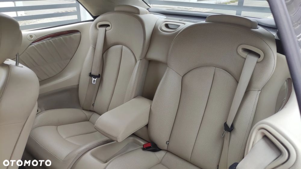 Mercedes-Benz CLK 350 7G-TRONIC Elegance - 9