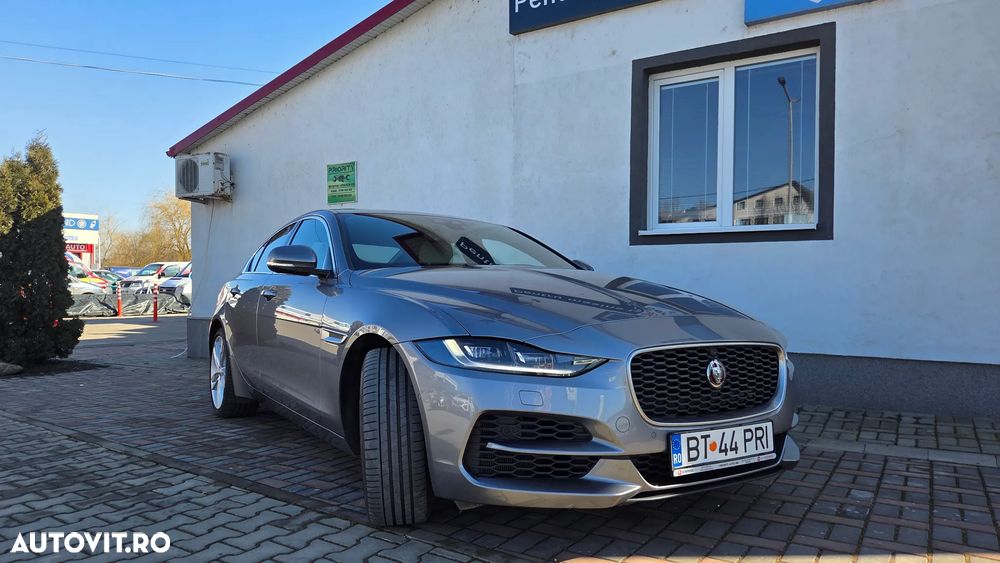 Jaguar XE - 2