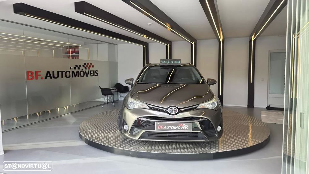 Toyota Avensis Touring Sports 2.0 D-4D Exclusive+GPS - 10