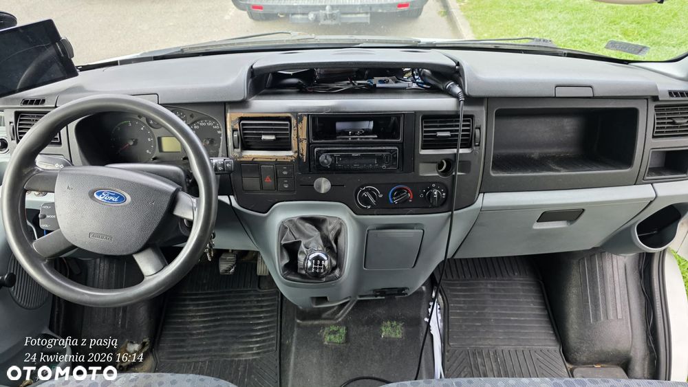 Ford Transit - 12