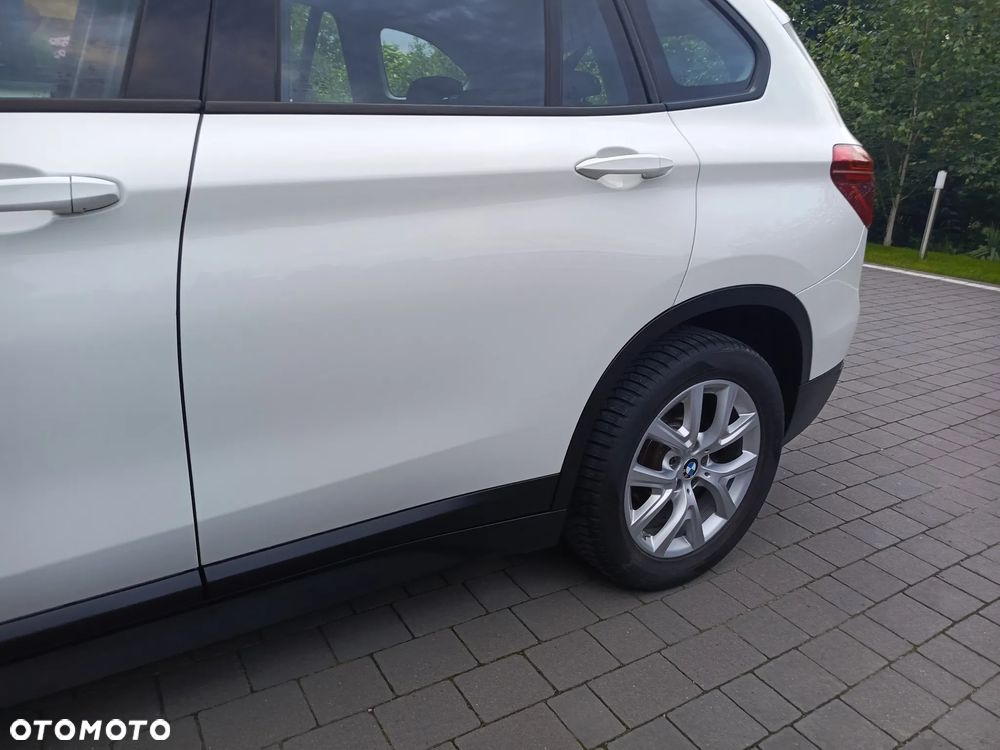 BMW X1 xDrive18d - 16