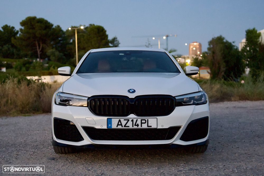 BMW 530 e Pack Desportivo M - 13