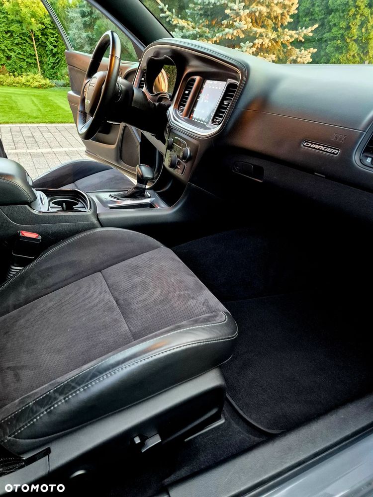 Dodge Charger 5.7 R/T - 19