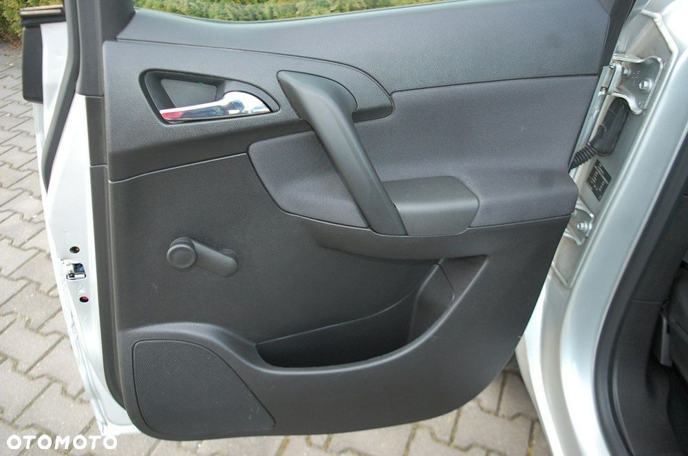 Opel Meriva - 31