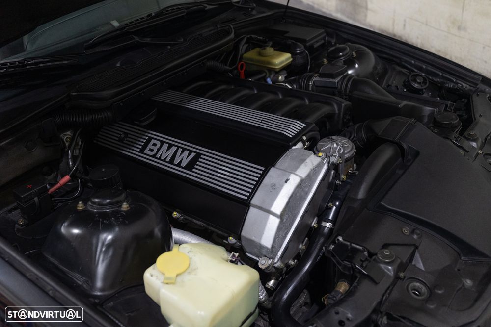 BMW 325 i - 37