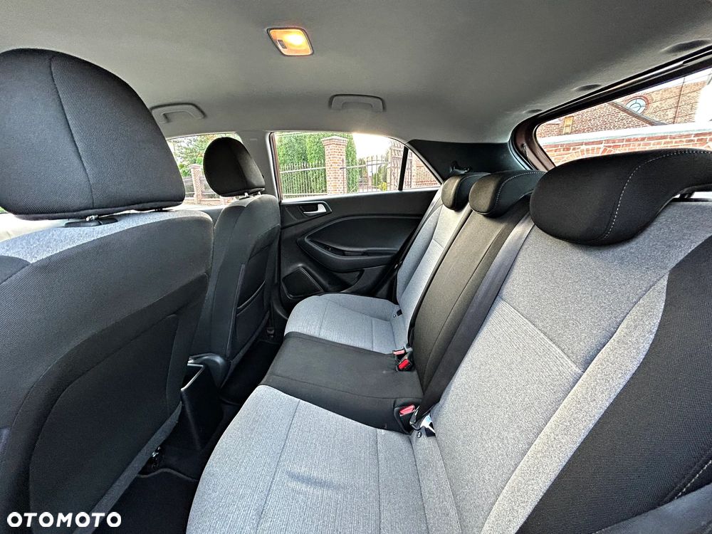 Hyundai i20 blue 1.2 Style - 23