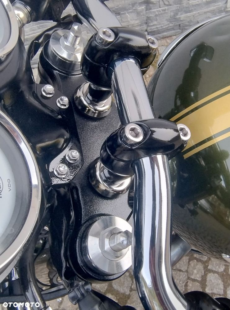 Triumph Thruxton - 35