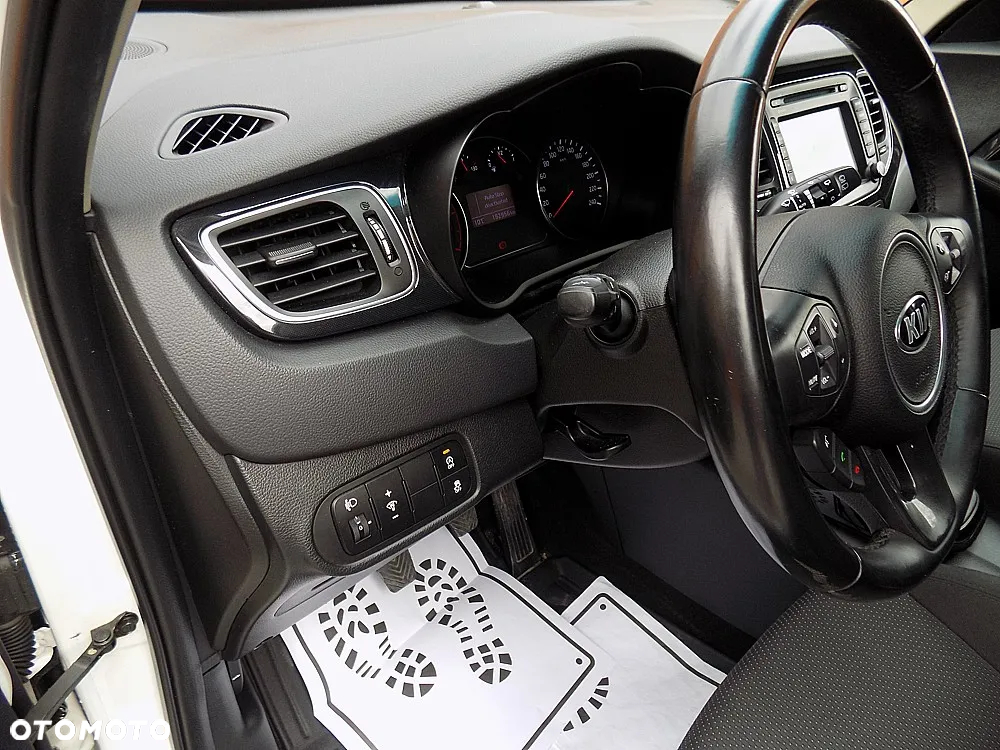 Kia Carens 1.7 CRDi M 7os - 10