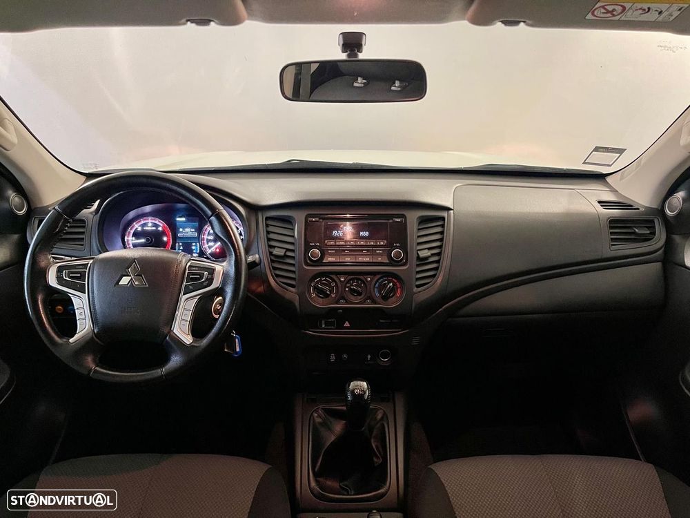 Mitsubishi L200 2.3 DI-D CD Invite Strakar Look 4WD - 2