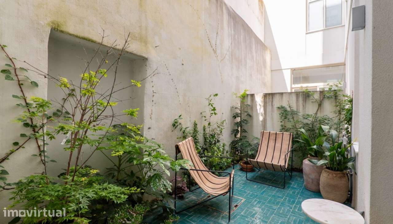 Apartamento T2 Duplex com pátio e varanda na Boavista no Porto - Grande imagem: 2/23