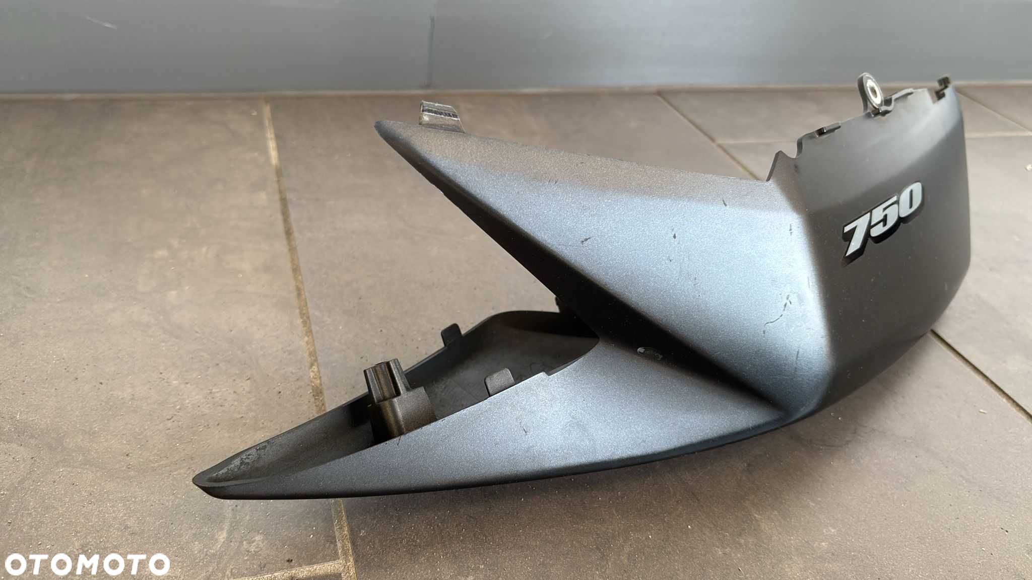 Ogon Owiewka Lewa Tył Suzuki GSXR 750 K8 K9. 2008-09 [670] - 2