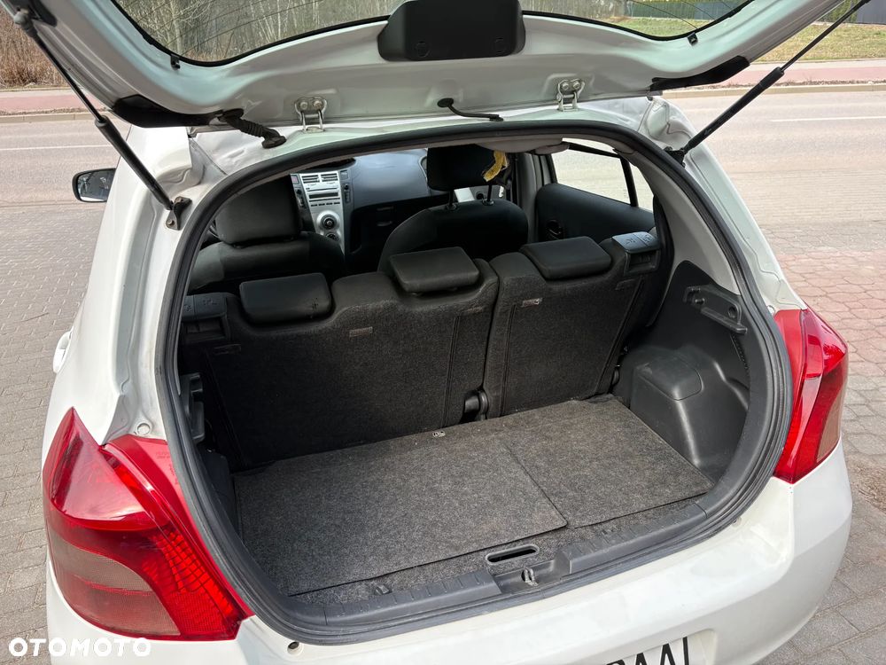 Toyota Yaris - 7