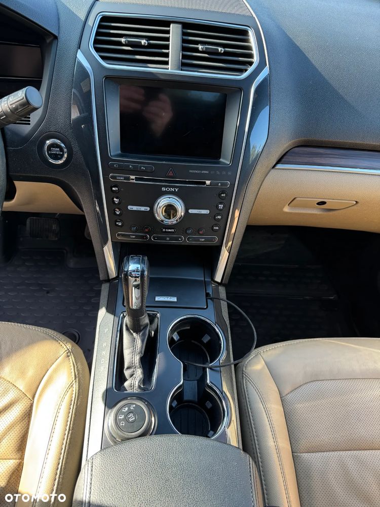 Ford Explorer - 25
