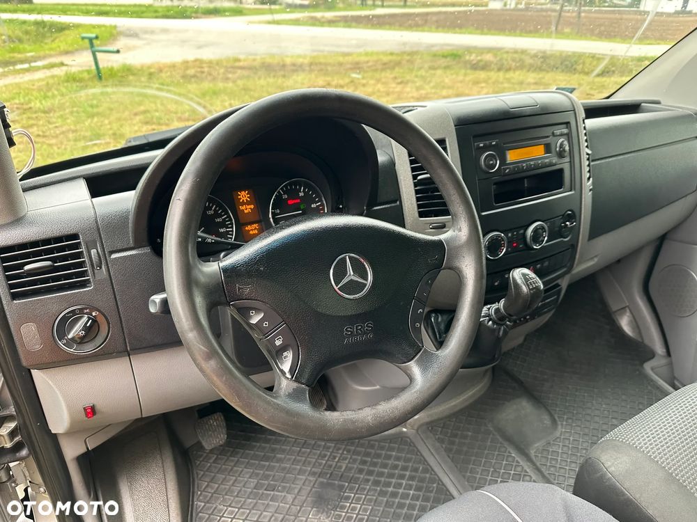 Mercedes-Benz Sprinter - 12