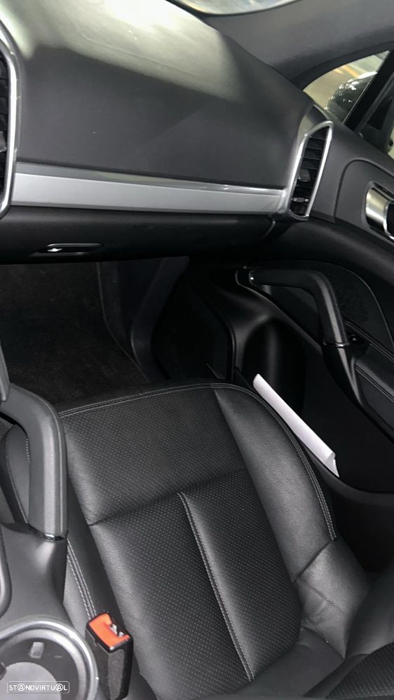 Porsche Cayenne 3.0 V6 - 6