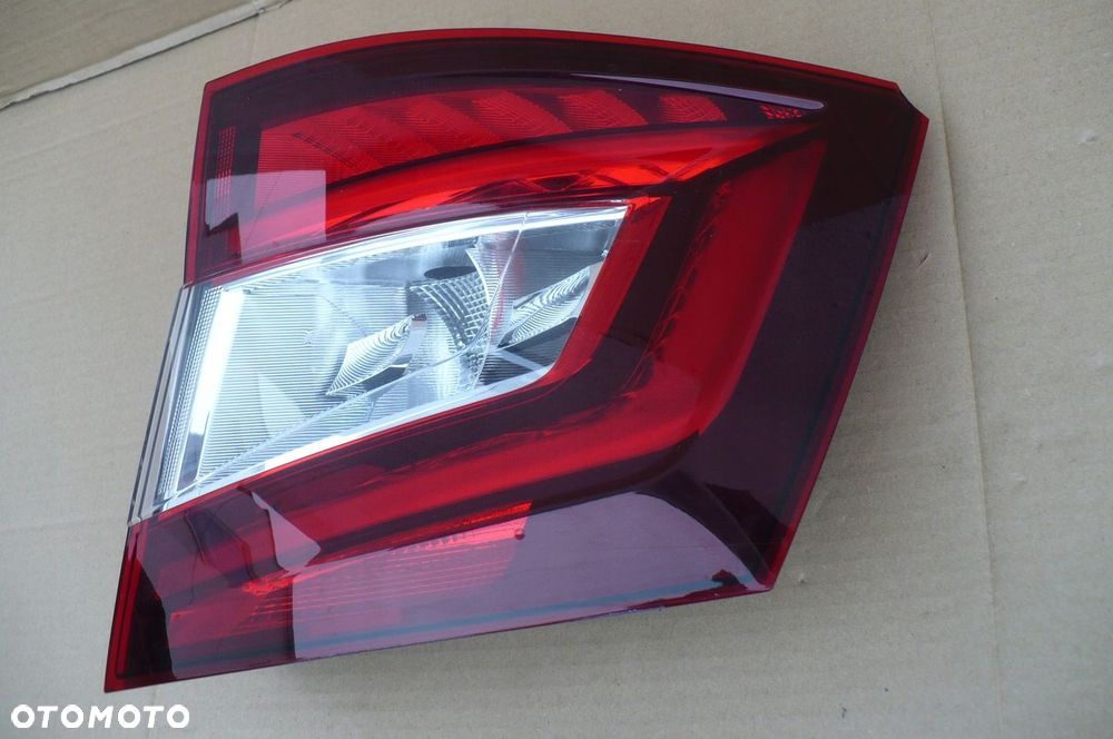 SKODA FABIA III 6V9 KOMBI LED - LAMPA TYŁ PRAWA - 2