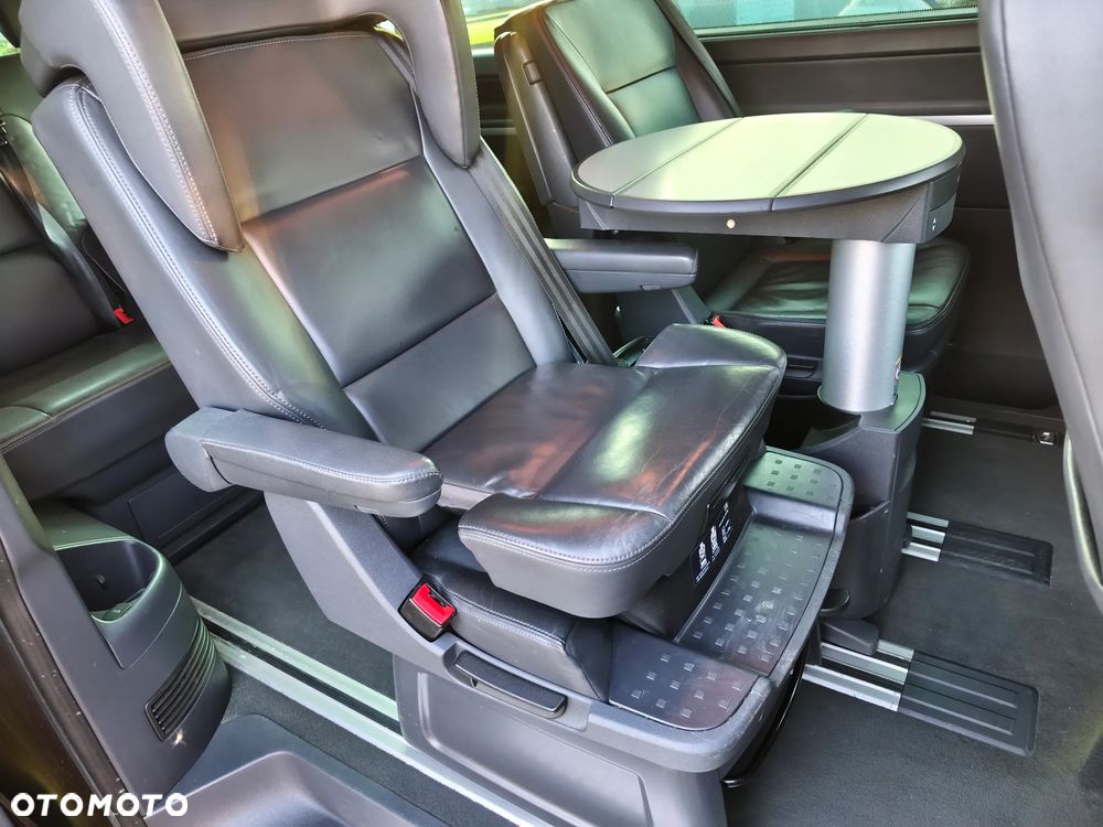 Volkswagen Multivan - 14