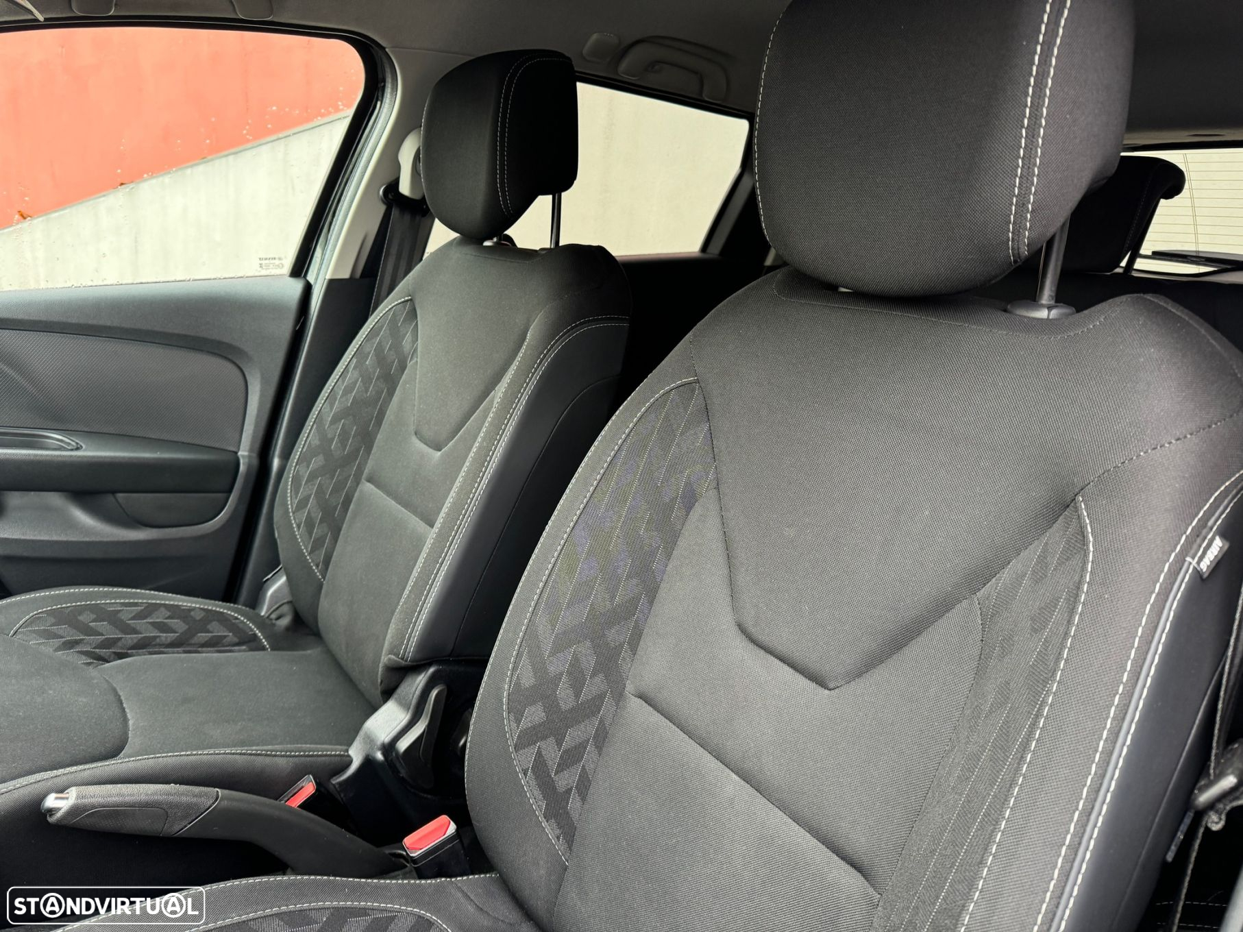 Renault Clio Sport Tourer 0.9 TCe Limited - 9