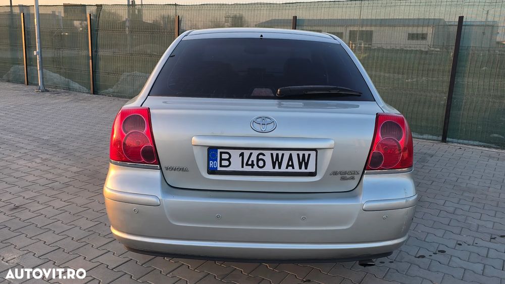 Toyota Avensis - 15