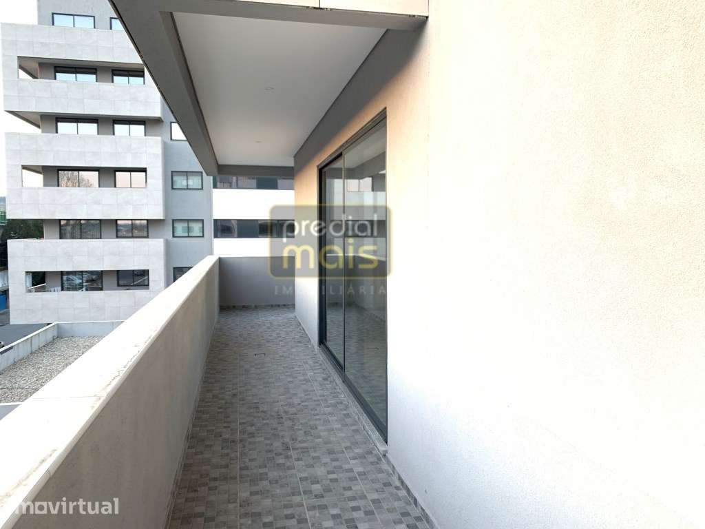 APARTAMENTO T1 NOVO C/ TERRAÇO - JUNTO AO CENTRO - Grande imagem: 4/7