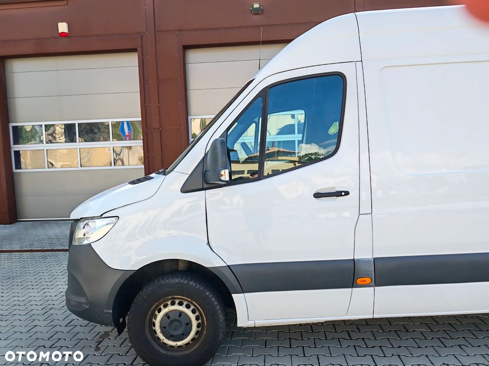 Mercedes-Benz Sprinter - 15