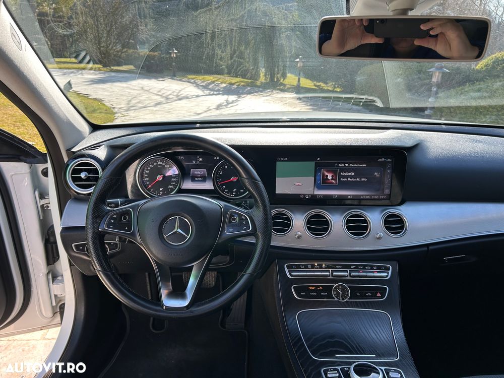 Mercedes-Benz E - 8
