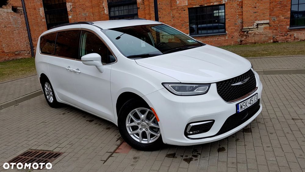 Chrysler Pacifica - 17