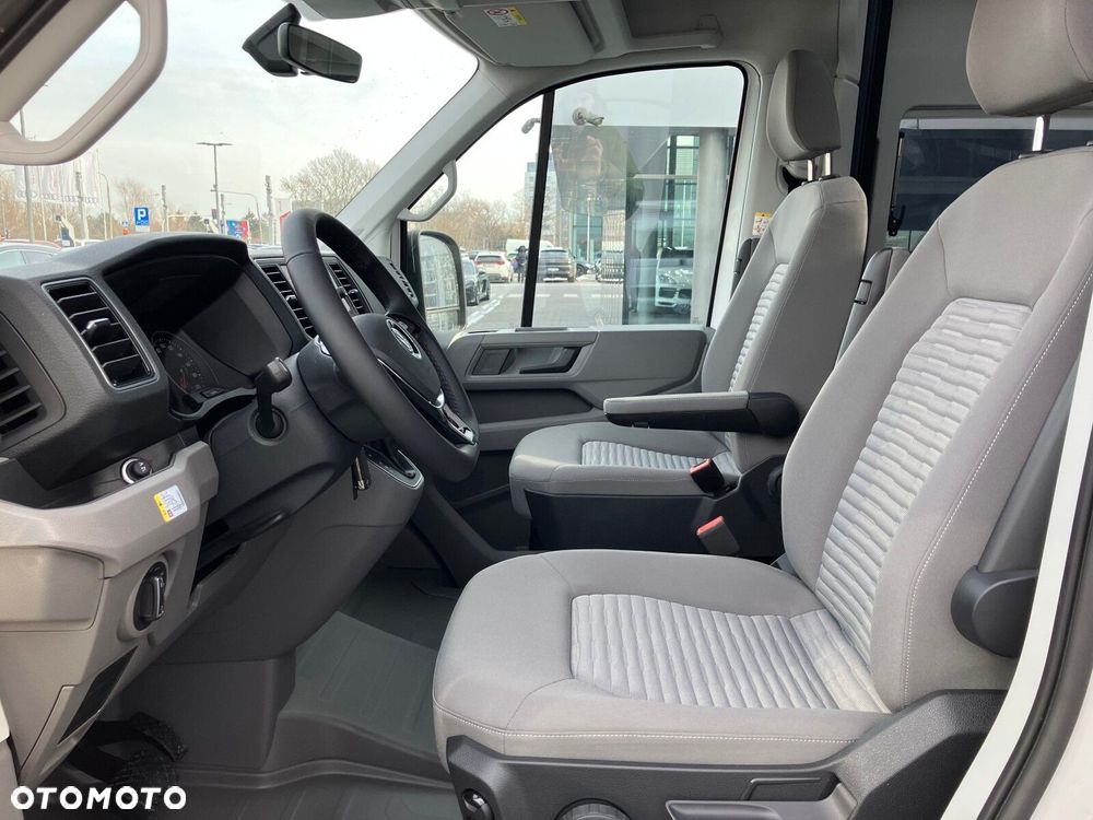 Volkswagen Grand California Grand California 600 silnik: 2,0 l TDI EU6 SCR BlueMotion Technology 130 kW skrzynia biegów: Przedni napęd automatyczna 8-biegowa rozstaw osi: 3640 mm - 10