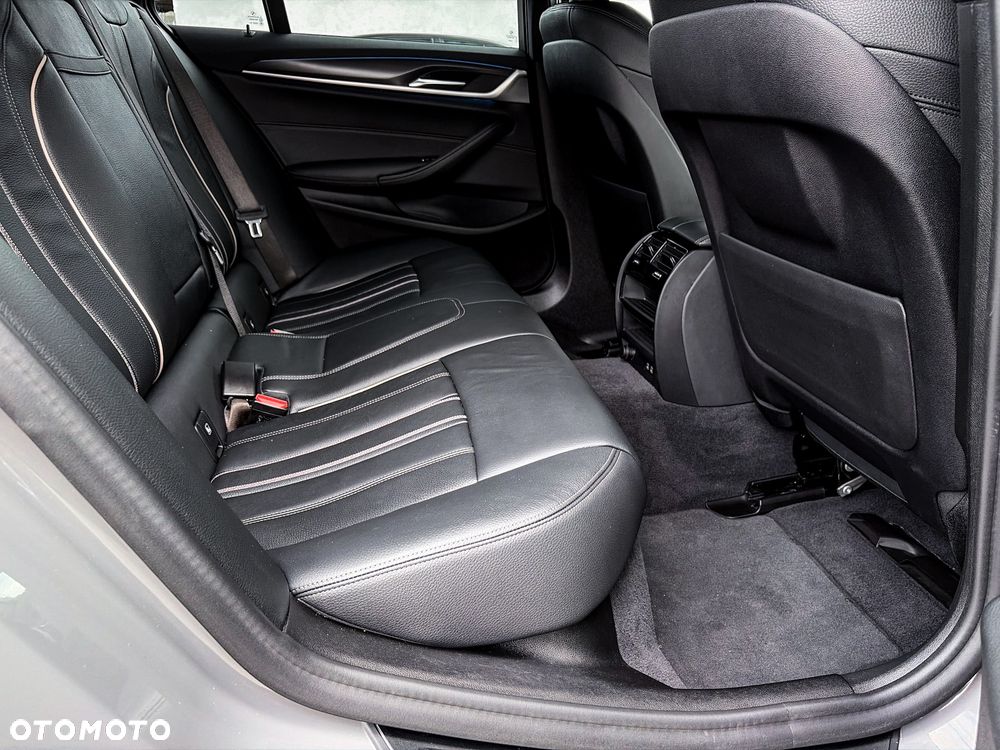 BMW Seria 5 530e M Sport sport - 19