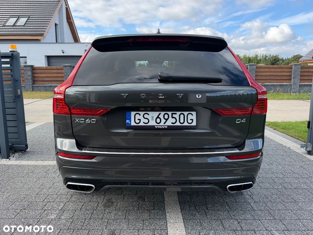 Volvo XC 60 D4 Momentum - 8
