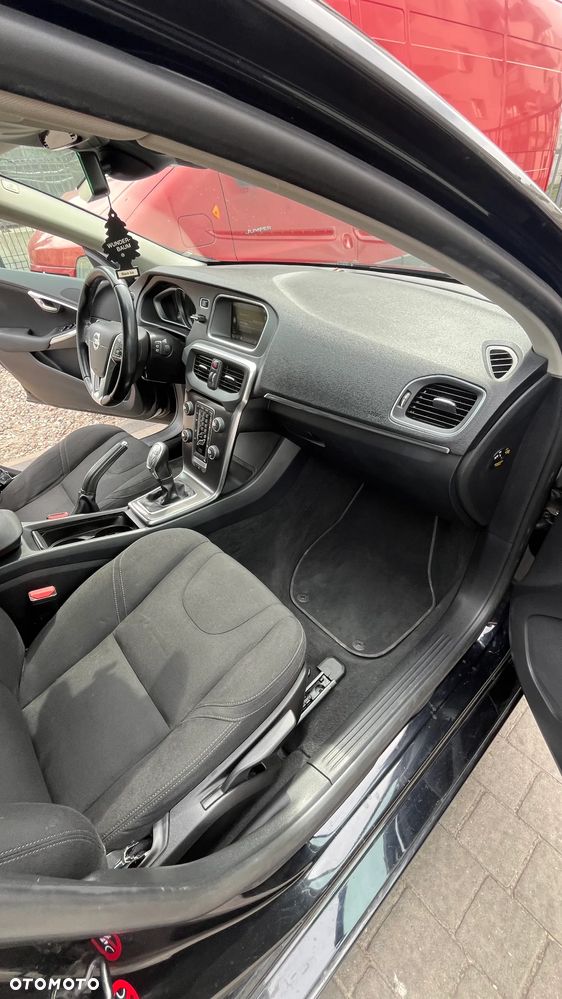 Volvo V40 D3 Momentum - 20