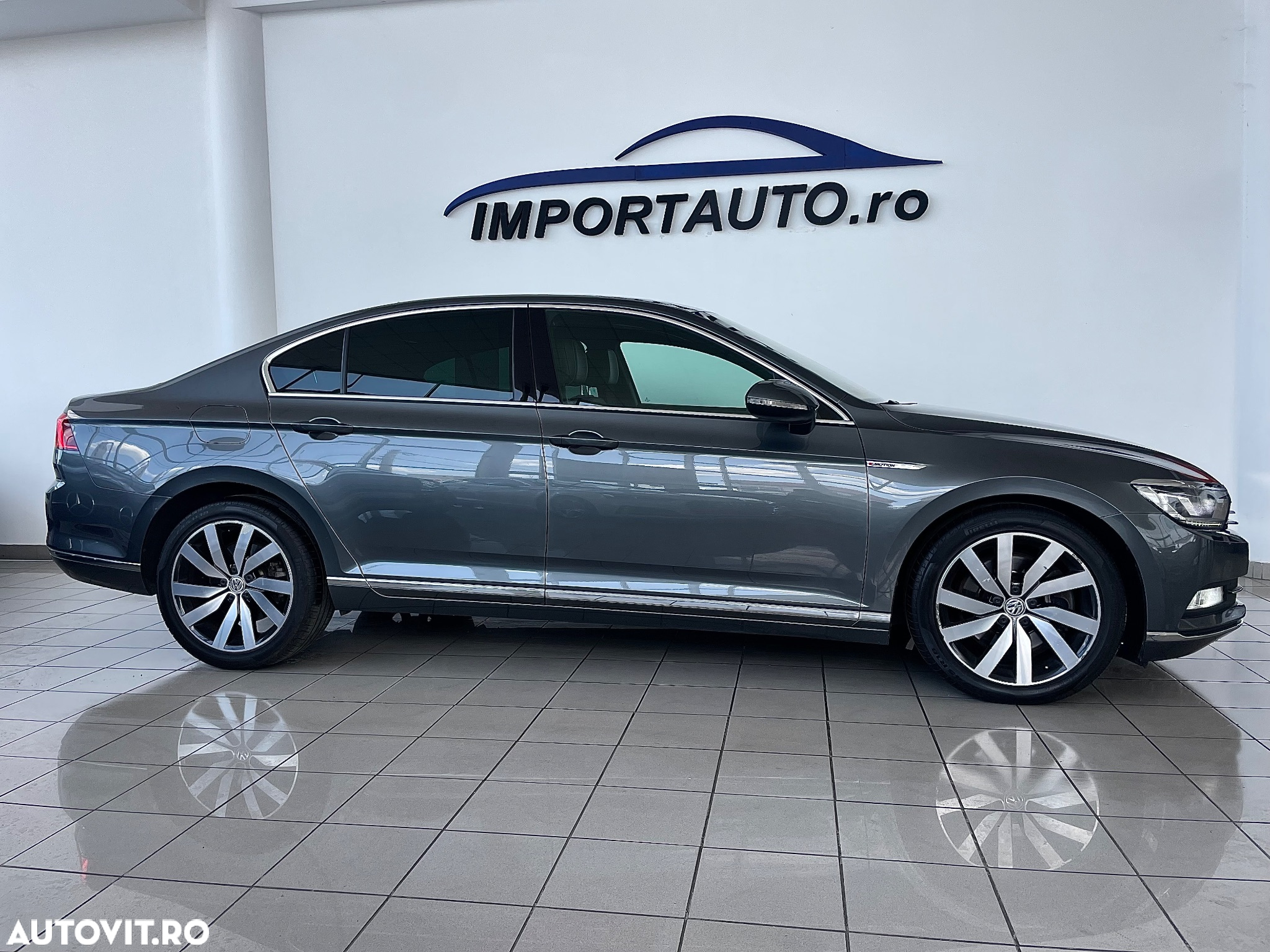 Volkswagen Passat - 4