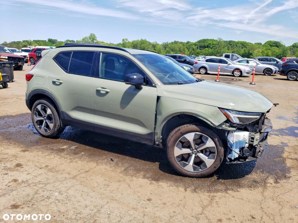 Volvo XC 40 - 3