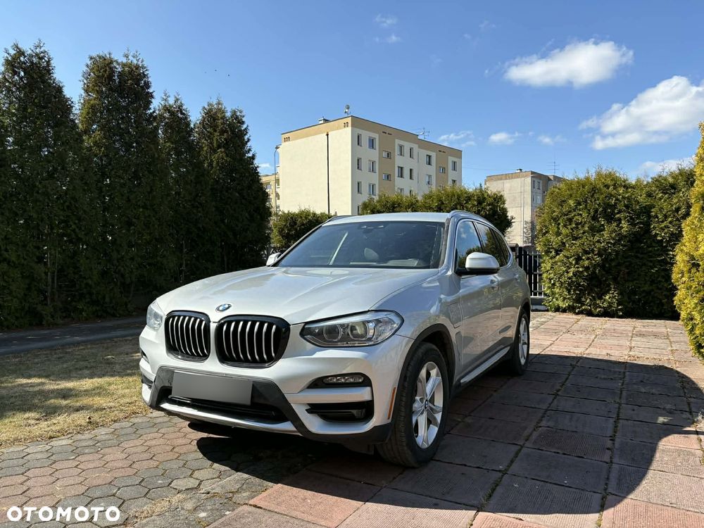 BMW X3 xDrive30e Luxury Line - 3