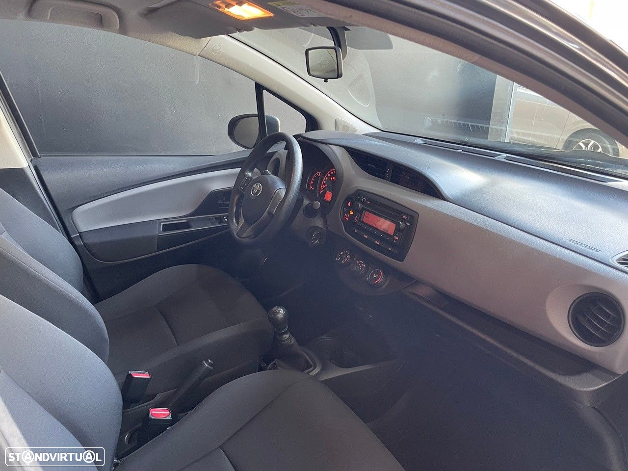 Toyota Yaris 1.4 D-4D ACtive - 11